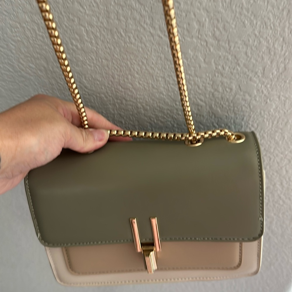 Brand new purse